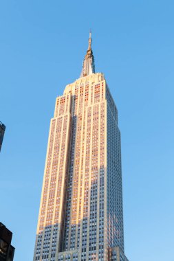 Amerika Birleşik Devletleri 'nin New York şehrindeki Empire State Binası, inşaatı sırasında dünyanın en yüksek yapısıydı. 1931 'de tamamlandı..