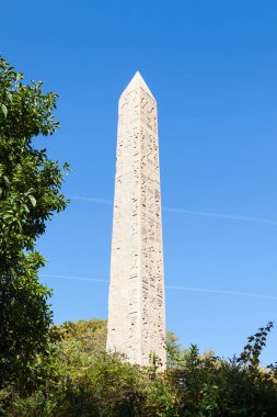 Kleopatra 'nın İğnesi. Kleopatra iğnesi, Amerika Birleşik Devletleri 'nin New York eyaletinin Central Park kentinde bulunan bir Mısır dikilitaşıdır..