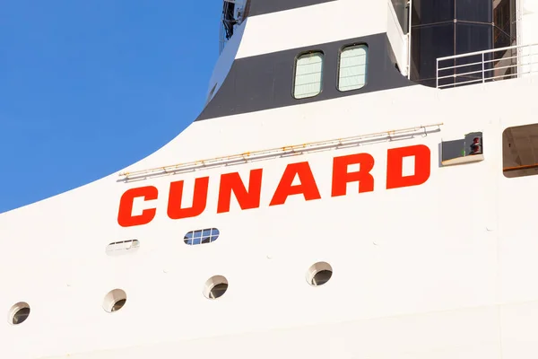 Назва Cunard Прикрашає Круїзний Лайнер Queen Mary Коли Він Був — стокове фото