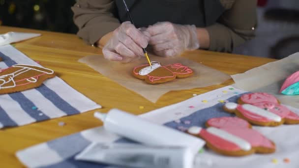 Ragazza Preparare Biscotti Pan Zenzero Natale — Video Stock