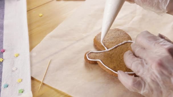 Woman Preparing Gingerbread Cookies Christmas — Stock Video