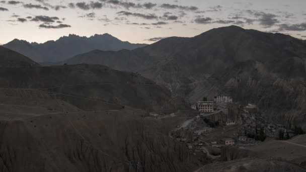 Ladakh India Himalaya Montaña Lamayuru Monasterio Amanecer Lapso Tiempo Ultra — Vídeo de stock