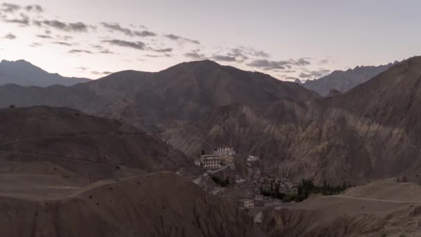 Ladakh India Himalaya Гірський Ламаюру Монастир Сходу Сонця Масштаб Прогалини — стокове відео