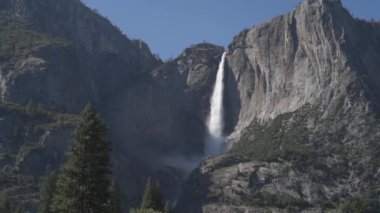 Yosemite Ulusal Parkı Yosemite yavaş çekimde düşüyor