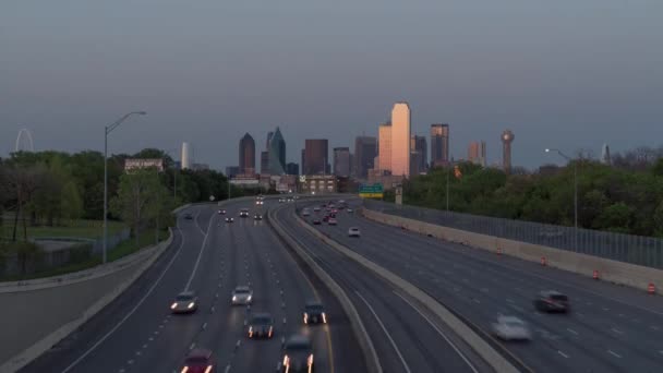 Dallas Skyline Traffici Edgefield Ponte Giorno Notte Time Lapse — Video Stock