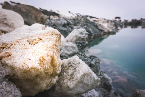 Gros Plan Des Formations Salines Colorées Sur Lac Tuz Dinde — Photo