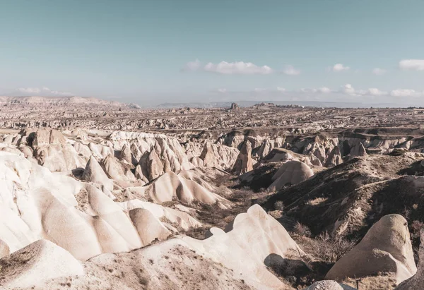 卡帕多西亚令人叹为观止的神秘岩石山谷 土耳其的月球景观 飞机地球上超现实的地方 — 图库照片