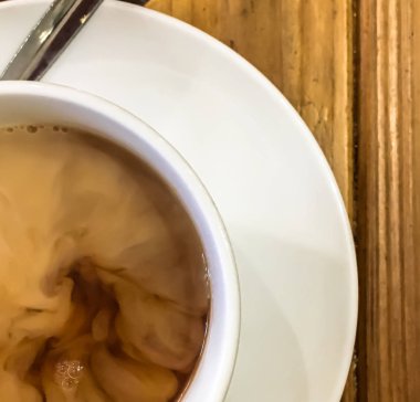 Sütlü çay hazır.