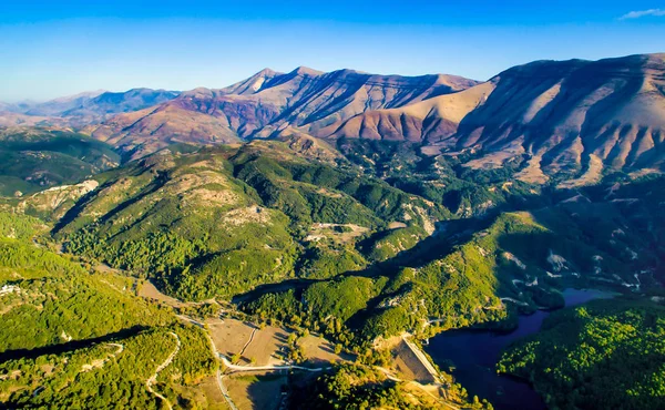 Cordillera en albania desde vuelo con drones —  Fotos de Stock