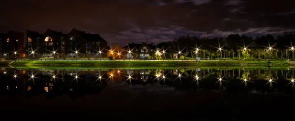 Magia noturna panorâmica de Belfast à noite — Fotografia de Stock
