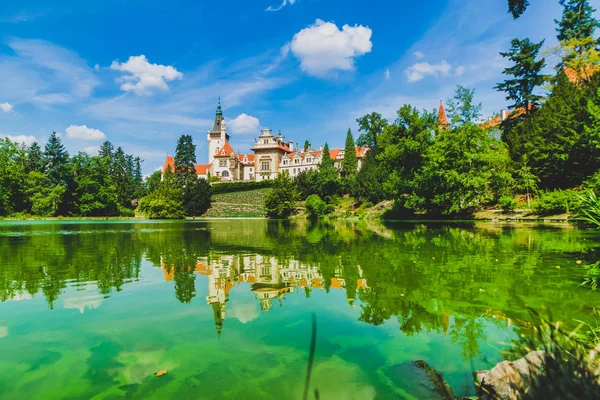 Пункт Назначения Прухоницкий Городской Дворец Чешской Республике Зеленая Природа — стоковое фото