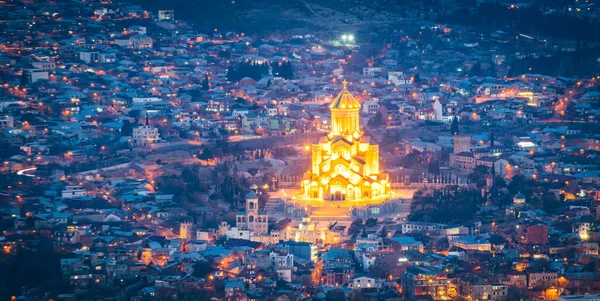 Santa Catedral Trindade Tbilisi Noite Partir Perspectiva Aérea Cidade Romântica — Fotografia de Stock