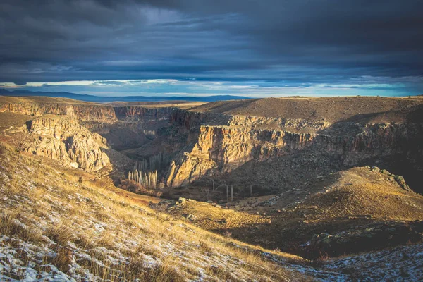 Vista Panorámica Los Cañones Del Valle Ihalra Que Sumergen Amanecer — Foto de Stock