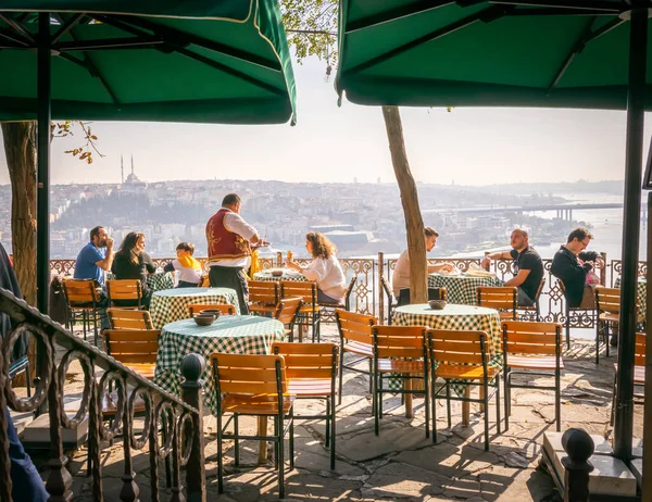 Tourist Sits Pierre Loti Cafe Hilltop Stunning Views Istanbul Bacground — Stock Photo, Image