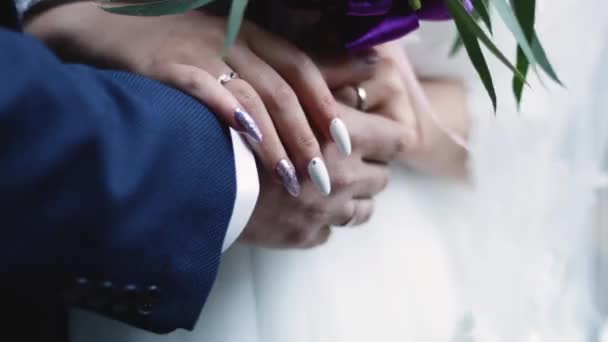 A holding hands together close up of just married couple — 图库视频影像