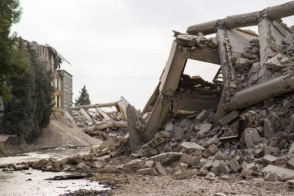 Collapsed Industrial Concreete Building — Stock Photo, Image