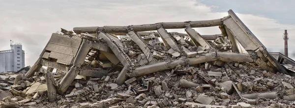 Panorama de edificios industriales colapsados — Foto de Stock