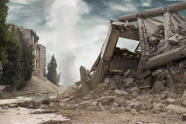 View on a collapsed concrete industrial building with white smoke column in background and dark dramatic sky above — Stock Photo, Image