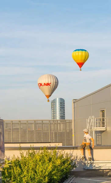奥洛穆茨捷克代表 2017年8月18日 热气球飞越奥洛穆茨市 — 图库照片