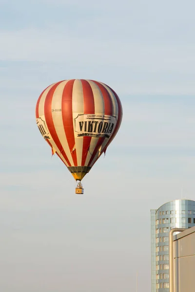 奥洛穆茨捷克代表 2017年8月18日 热气球飞越奥洛穆茨市 — 图库照片