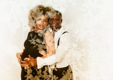 Bebek ve yaprakları bekliyor çift çift pozlama