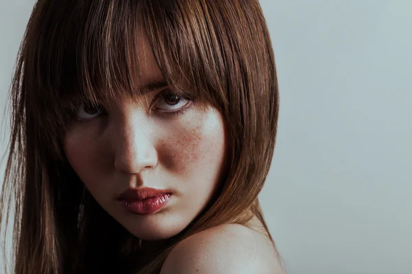 Gorgeous girl with freckles closeup portrait — Stock Photo, Image