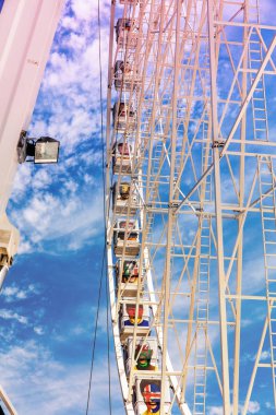 Dönme dolap ve güzel cennet