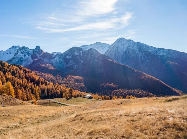 Sonbahar mountainscape Kuzey İtalya — Stok fotoğraf