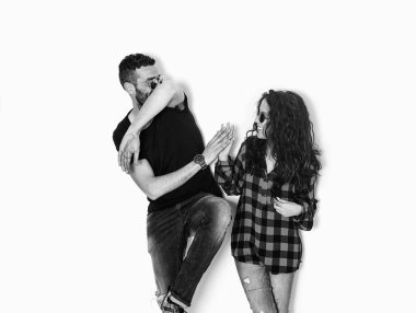 Güzel çift portre dokunmadan eller siyah ve beyaz