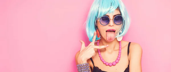 Weird and funny pop girl with stuck-out tongue letterbox — Stock Photo, Image