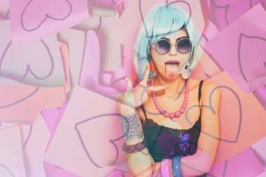 Çift pozlama komik pop kız ve Sevgililer yapışkan notlar