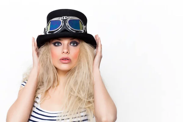 Pretty blonde girl portrait with hat and strange sunglasses — Stock Photo, Image