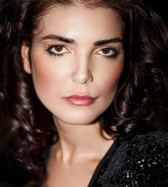 Gorgeous and elegant woman portrait wearing makeup — Stock Photo, Image