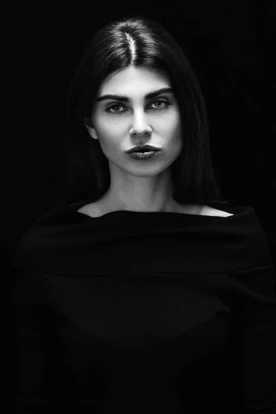 Beautiful woman portrait on ebony background monochrome — Stock Photo, Image