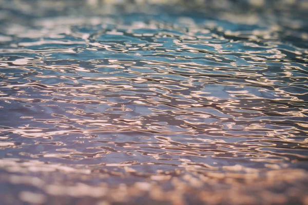 多彩的波浪模式的意大利科莫湖 — 图库照片