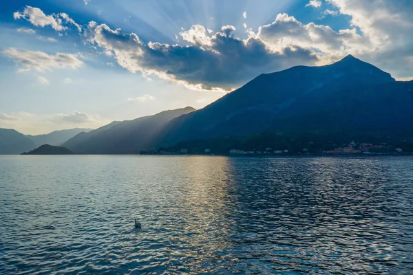 Lago de Como, Italia, al atardecer —  Fotos de Stock