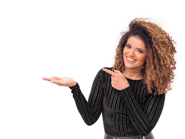 Hermoso retrato de mujer con cabello rizado magnífico celebración y sh —  Fotos de Stock