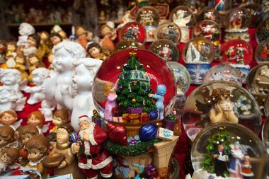 Renkli Noel top çocuklu yılbaşı ağacı süsleme