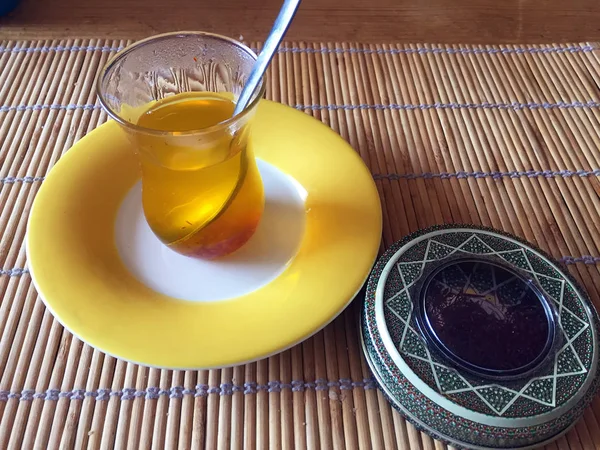 Irański herbata z szafranem — Zdjęcie stockowe