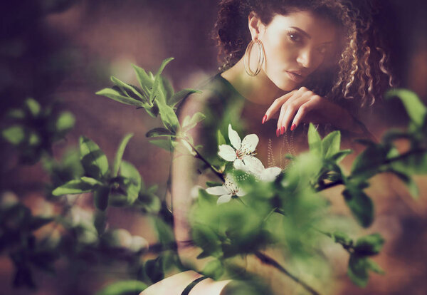 Double exposure of gorgeous woman portrait and beautiful spring blossoms — Stock Photo, Image