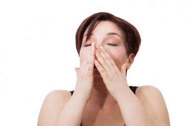 Hapşırmak olacak kısa Kızıl saçlı güzel kadın portre