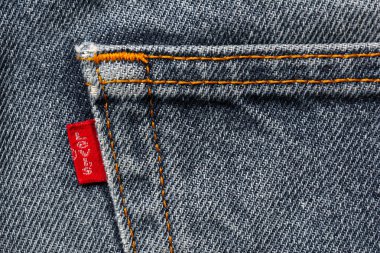 Mavi jeans etiketinde Levi'S yakın çekim