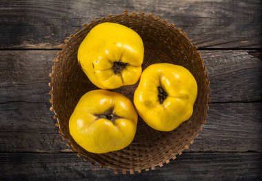 Olgun sağlıklı Ayva