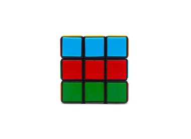 Beyaz arkaplanda Rubik küp
