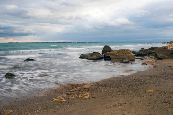 Havet i molnigt väder — Stockfoto