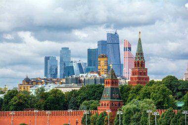 Moskova kremlin göster