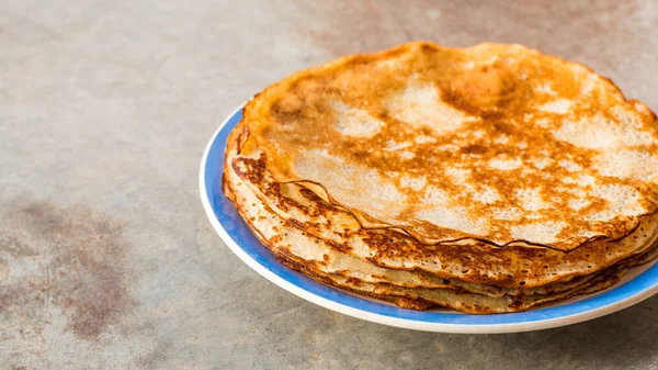 Krep yığını bir plaka üzerinde