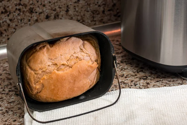 수 제 빵은 breadmaker에서 구운 — 스톡 사진