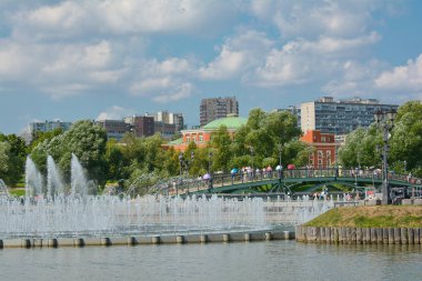 Park Tsaritsyno yaz saati