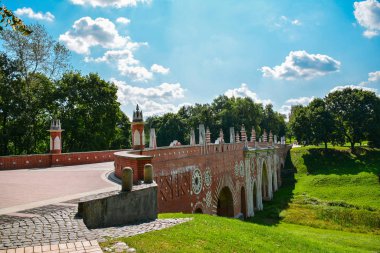 Park Tsaritsyno yaz saati